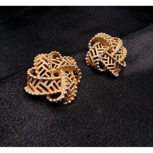 Vintage Trifari 1960S Gold Filigree Cluster Clip On Earrings Intricate Design